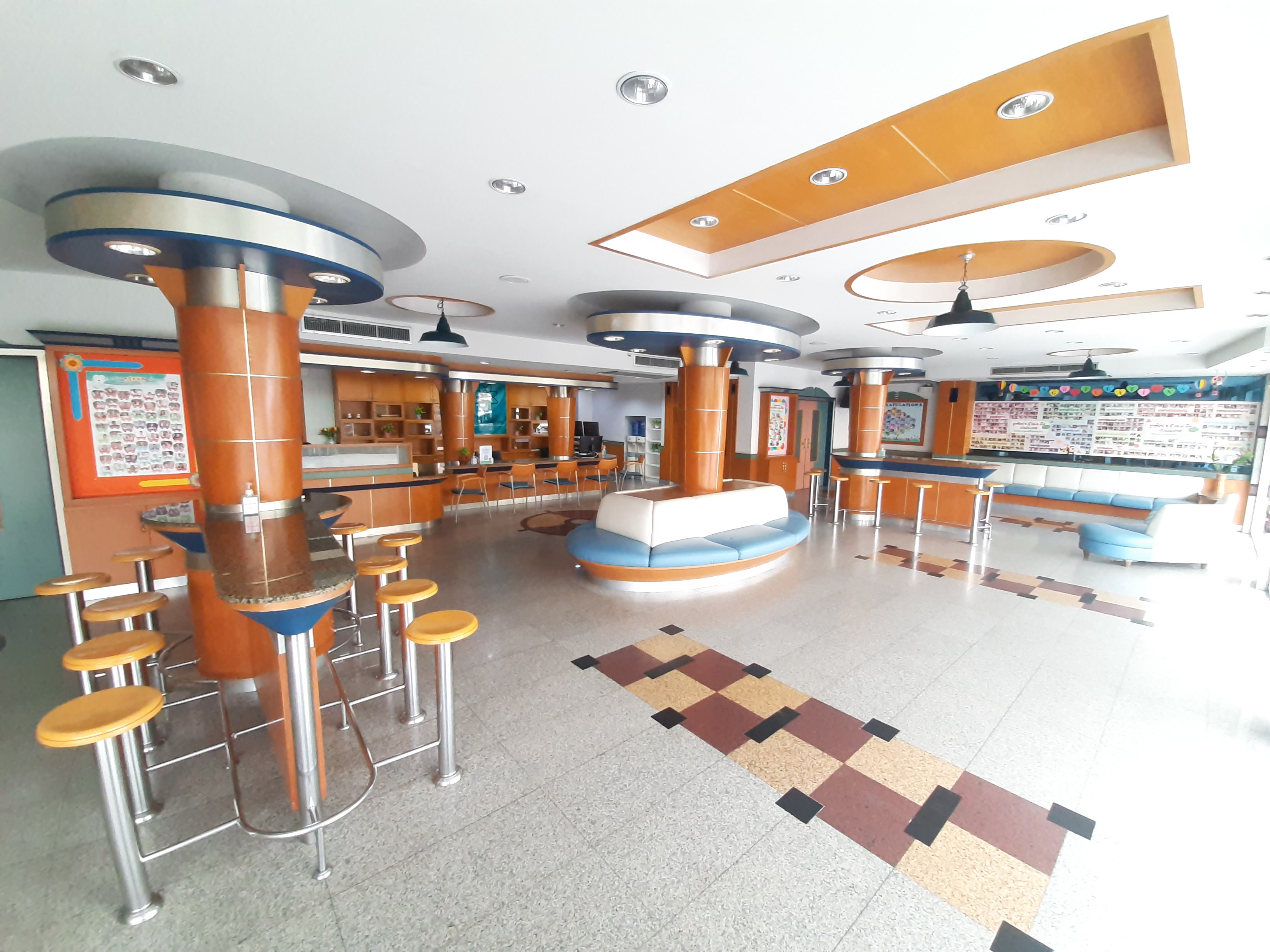 พื้นที่แบ่งให้เช่า​ อาคารพาณิชย์​ 5​ คูหา​ 4​ ชั้น